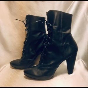 Women’s CoSTUME NATIONAL Black Leather Victorian Style Ankle Boots Sz. 41